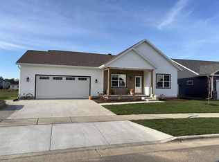 113 Douglas Dr, Brooklyn, WI 53521