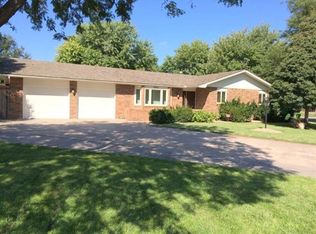 2621 N Carriage Ln, Garden City, KS 67846