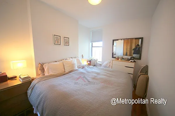 Rented by Metropolitan Realty | media 4