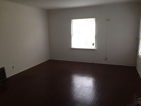 3rd image of 110 S Chapel Ave APT I