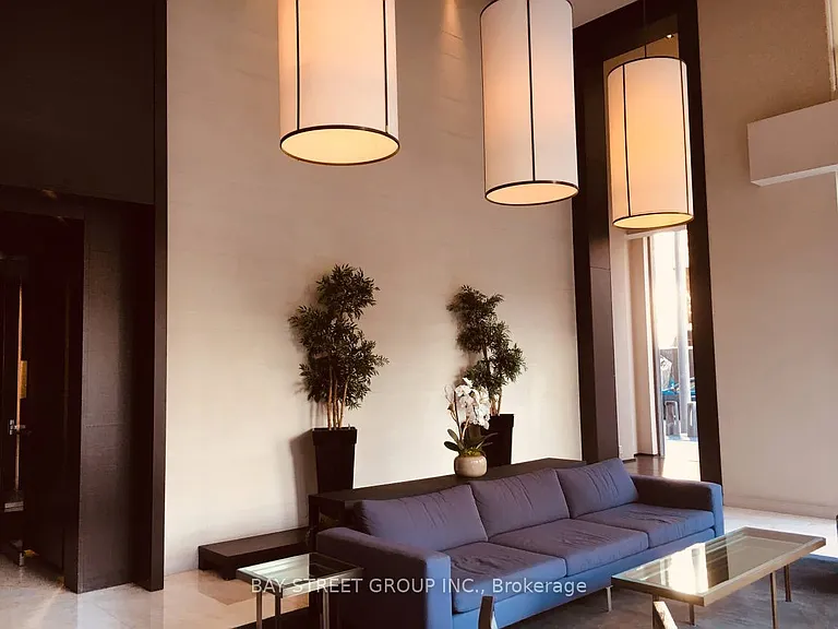 18 Yorkville Ave #2301 — Photo 9