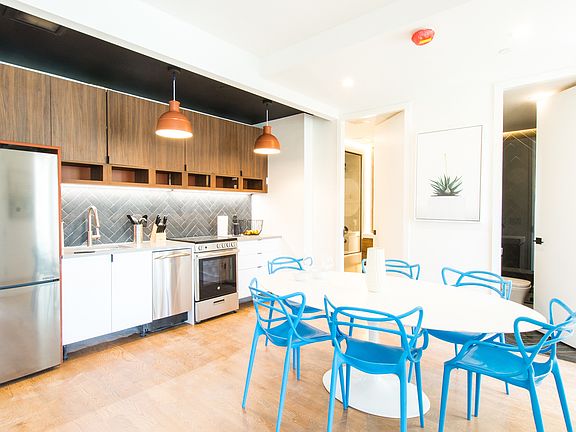 3rd image of 822 Lexington Ave #414