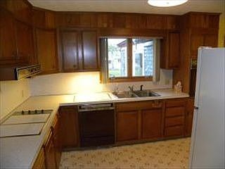3rd image of 120 Sunset Dr