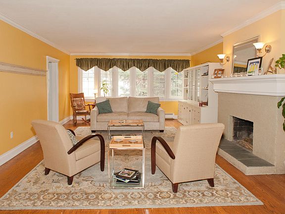 5th image of 1375 Linwood Dr