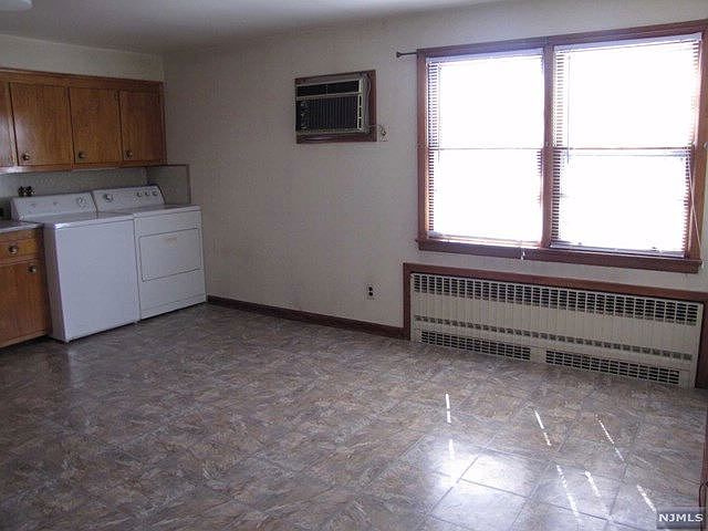 2nd image of 33 Yahara Ave