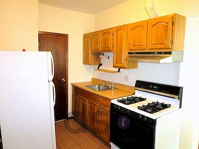 3rd image of 175 E 91st St APT 4E