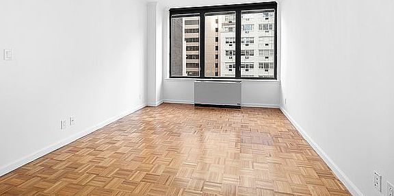 3rd image of 244 E 30th St APT 3B