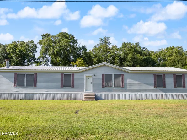 1014 Lelan Dr, Breaux Bridge, LA 70517