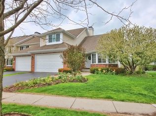 33008 N Stone Manor Dr, Grayslake, IL 60030