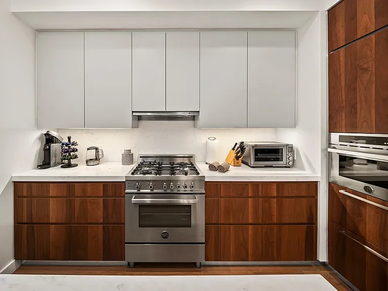360 E 89th St #4E1 — Photo 8