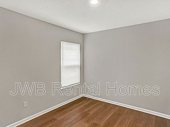 5th image of 939 W 24th St