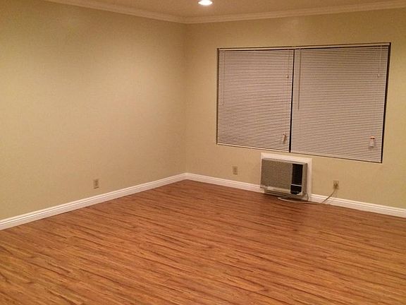 5th image of 645 Fairview Ave APT 2