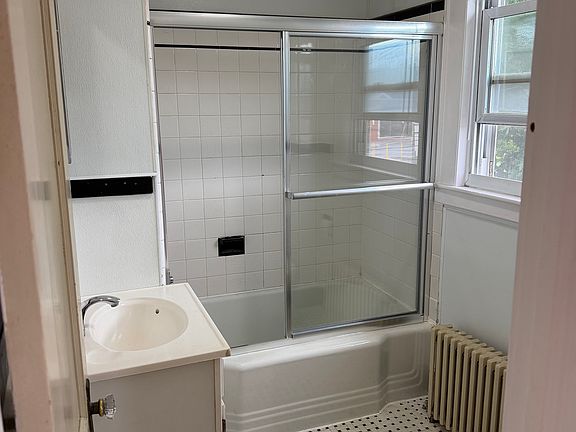 3rd image of 27 Cherry St Unit 2