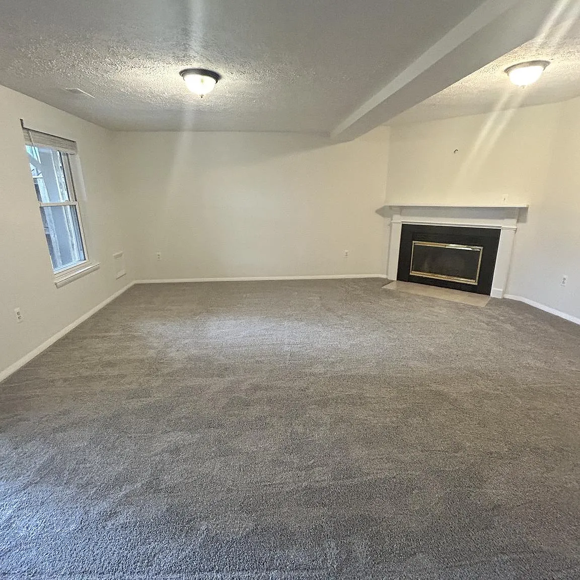 3 bed, 4.0 bath, 2260 sqft, $3,000 — Photo 2