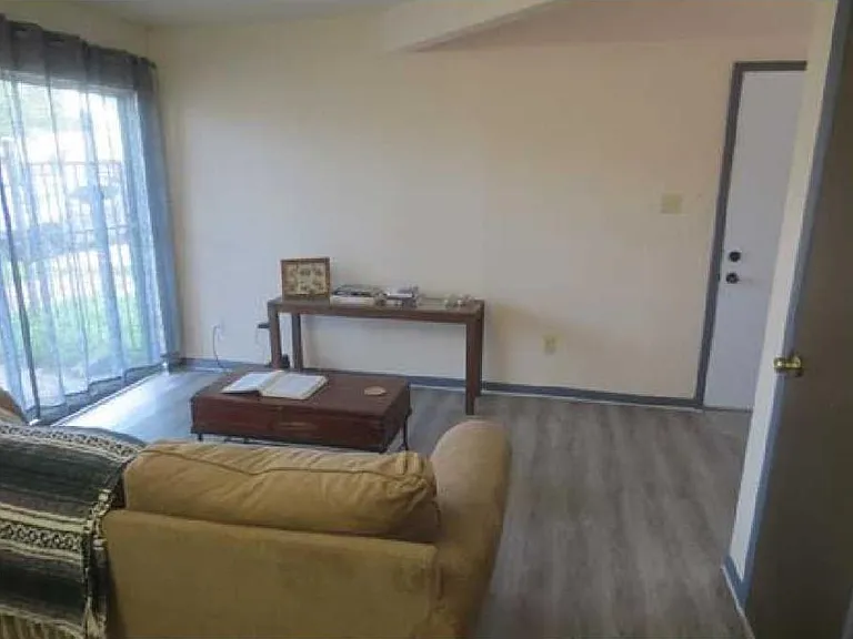 1802 Potomac Pl #C — Photo 4