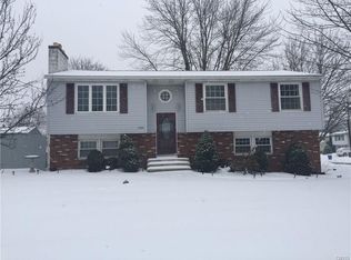 7722 Frayer Ln, Liverpool, NY