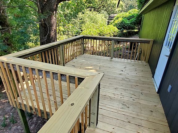 2nd image of 1507 White Oak Ln