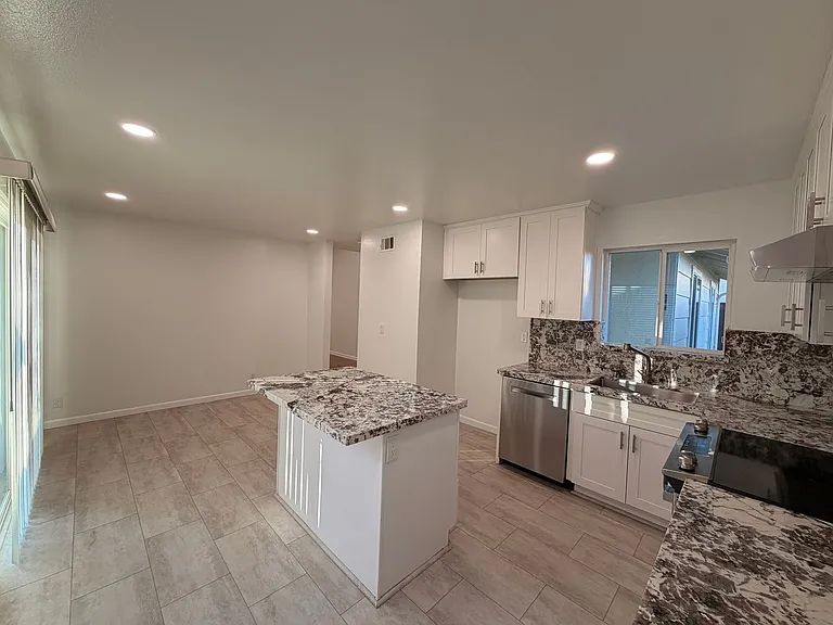 5929 Mabie Ct — Photo 5