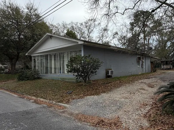 1310 Polk Ave, Pascagoula, MS 39567