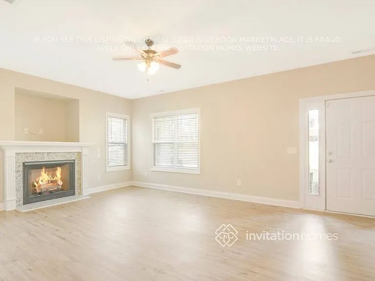 77 Carson Dr — Photo 2