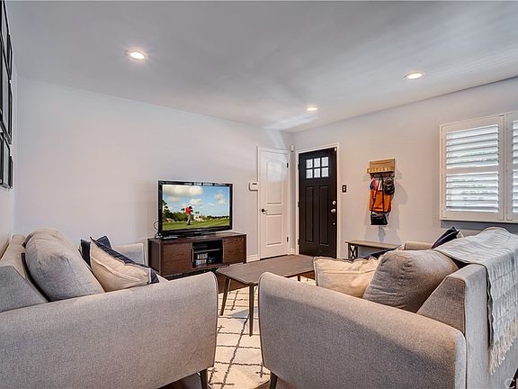 3rd image of 10531 Parise Dr