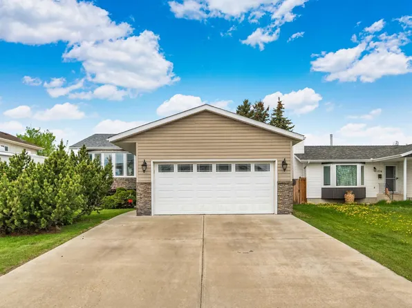 1712 38th St NW, Edmonton, AB T6L 2R6