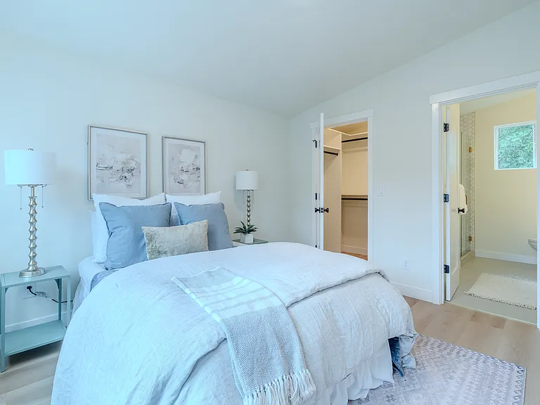 515 NE 123rd St — Photo 6