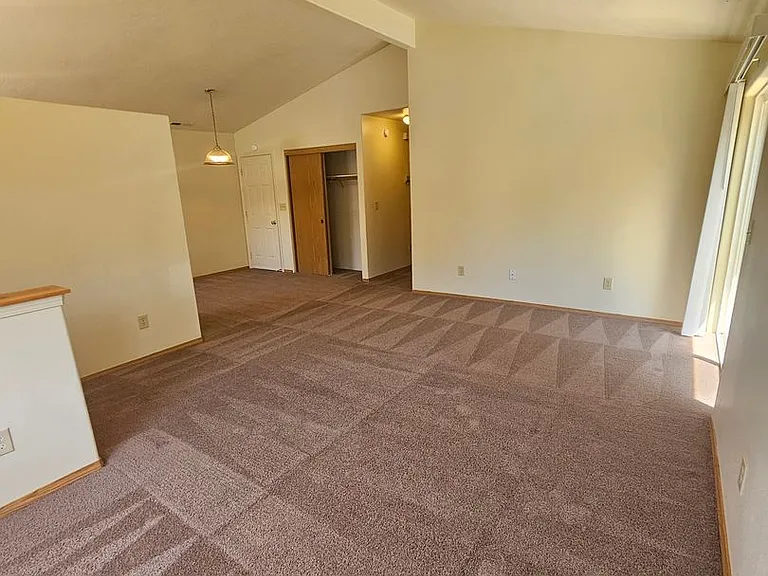 303 Garfield St — Photo 4