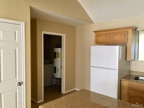 3rd image of 2503 Salvatierra Ave #5