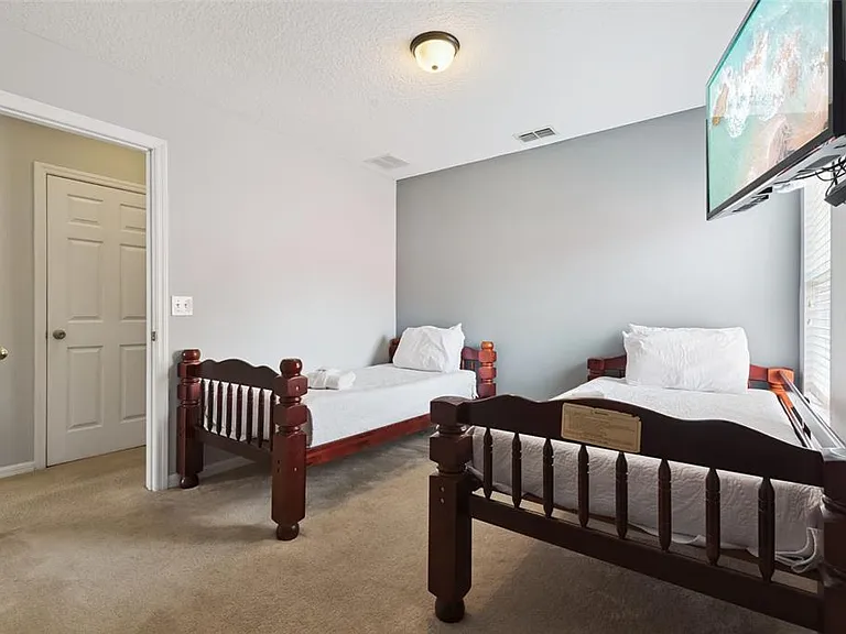 143 Cordova Ave — Photo 26