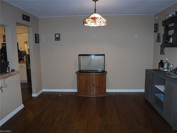 3rd image of 7813 Valley Villas Dr