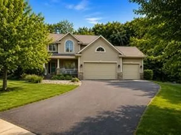 605 Knollwood Dr, Hudson, WI 54016