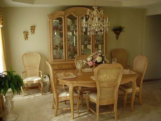 3rd image of 4230 Chapman Dr