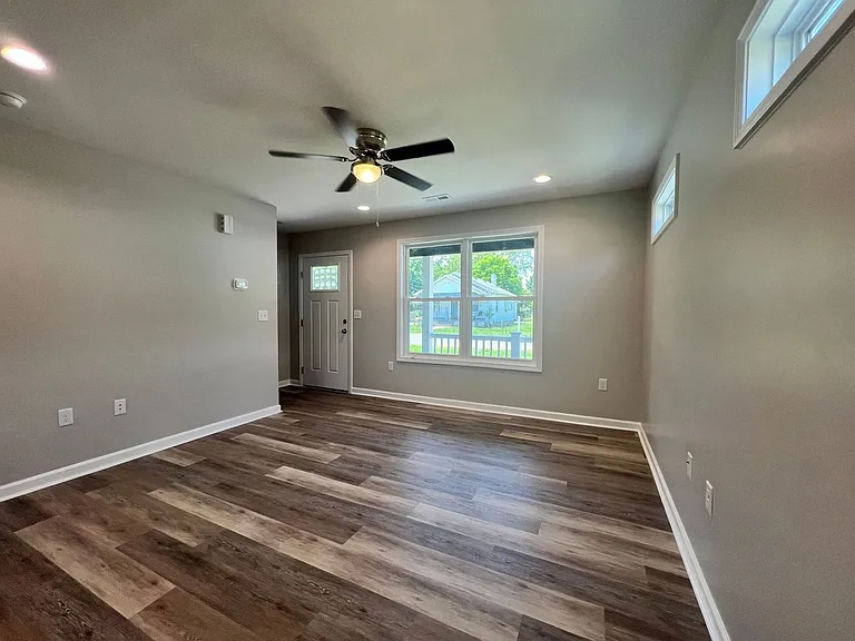 703 Bibb St NE — Photo 9