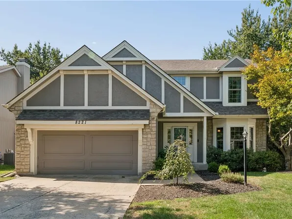 8221 W 152nd Ter, Overland Park, KS 66223