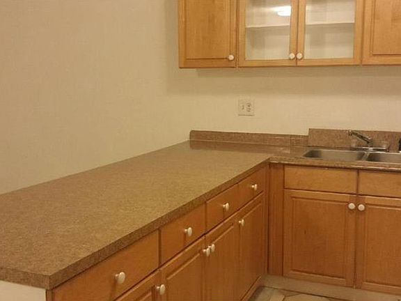 3rd image of 12120 NE 6th Ave APT 11