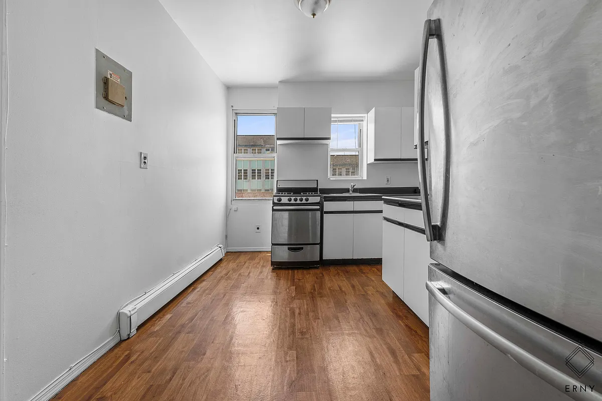 Building Photo - 584 Broadway #3L