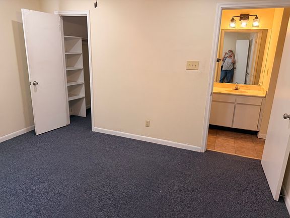 2nd image of 3000 Independence St APT 212