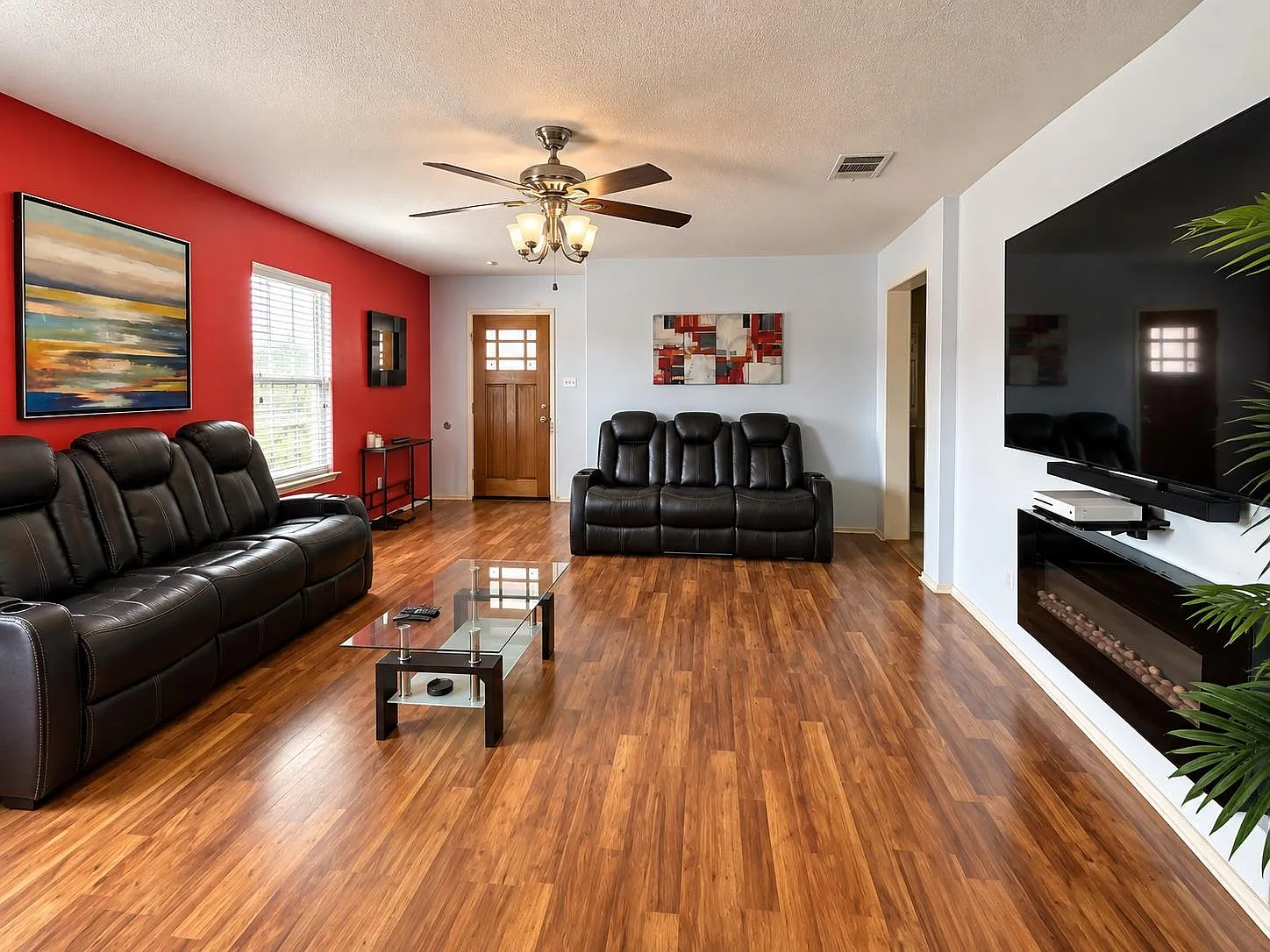 4 bed, 2.0 bath, 1561 sqft, $1,850 — Photo 3