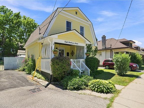 2nd image of 8 Strathcona Ave