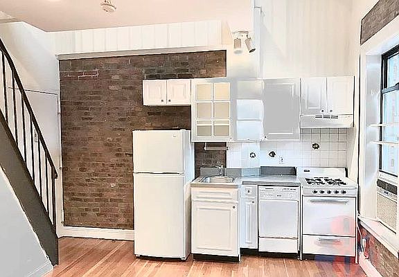 2nd image of 280 Mott St #20