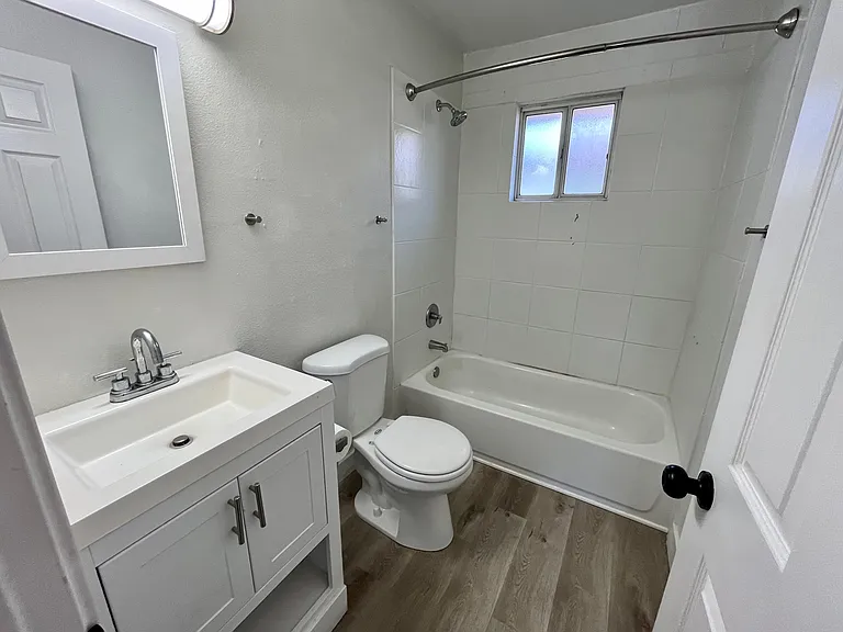 221 N Elm St #C — Photo 6