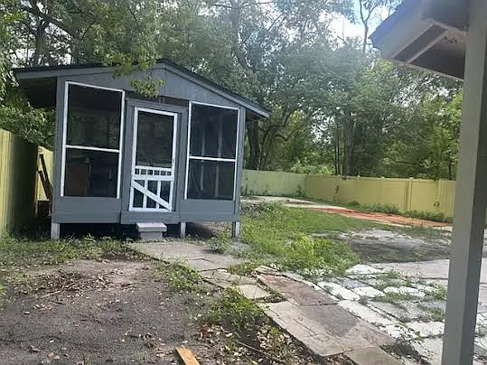 2932 Rhonda Rd — Photo 8