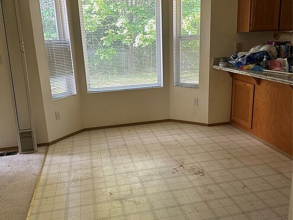 3rd image of 1733 23rd Avenue Ct SE