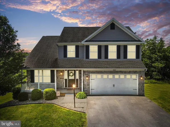 635 Queensbury Dr, Chambersburg, PA 17202