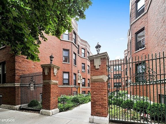2nd image of 3175 N Pine Grove Ave APT 49