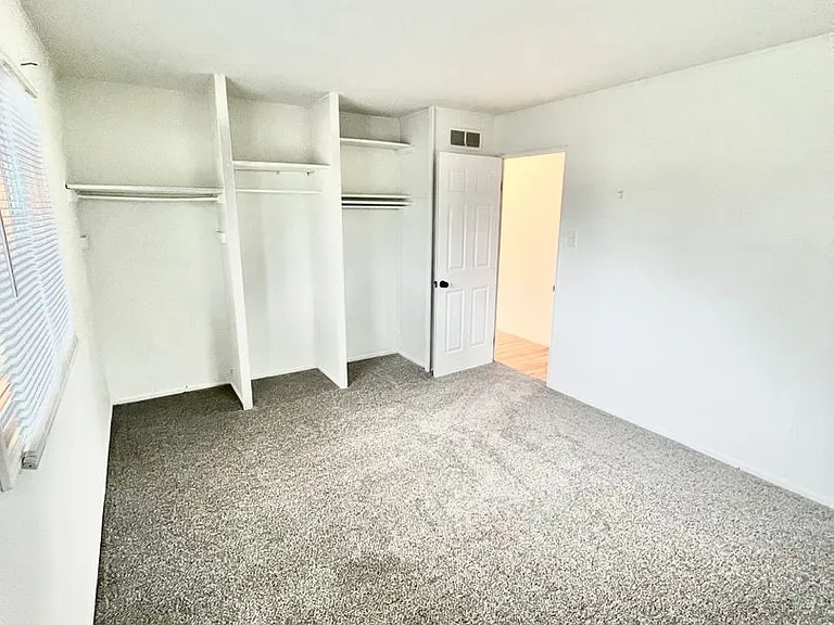4737 Pinecrest Dr — Photo 44