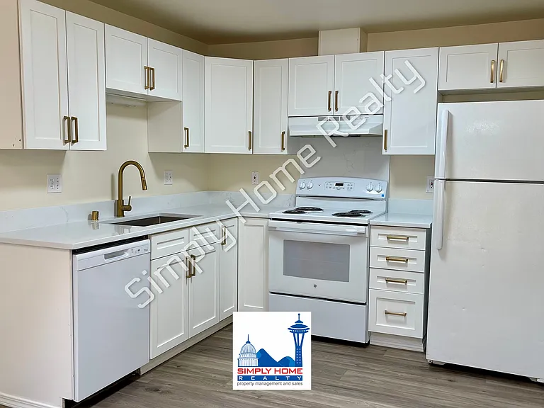 9041 Steilacoom Rd SE #B — Photo 6