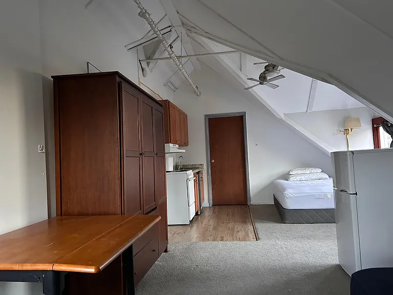 140 Highland Ave #10 — Photo 2