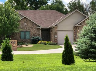 819 W 4th St, York, NE 68467